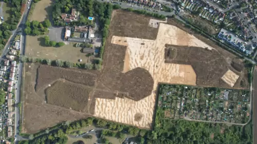 Navigators Walk, Nash Road